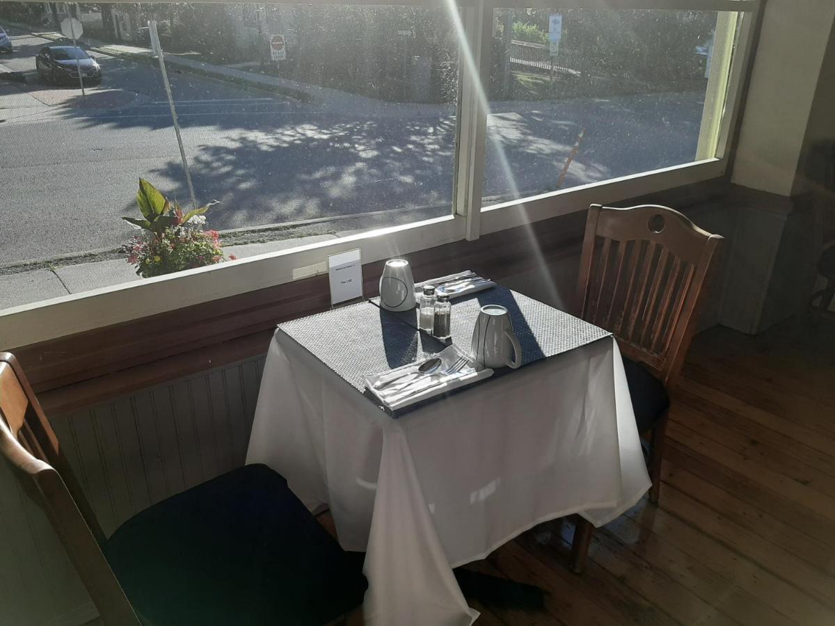 Stonewater Manor B&B Gananoque Exterior photo