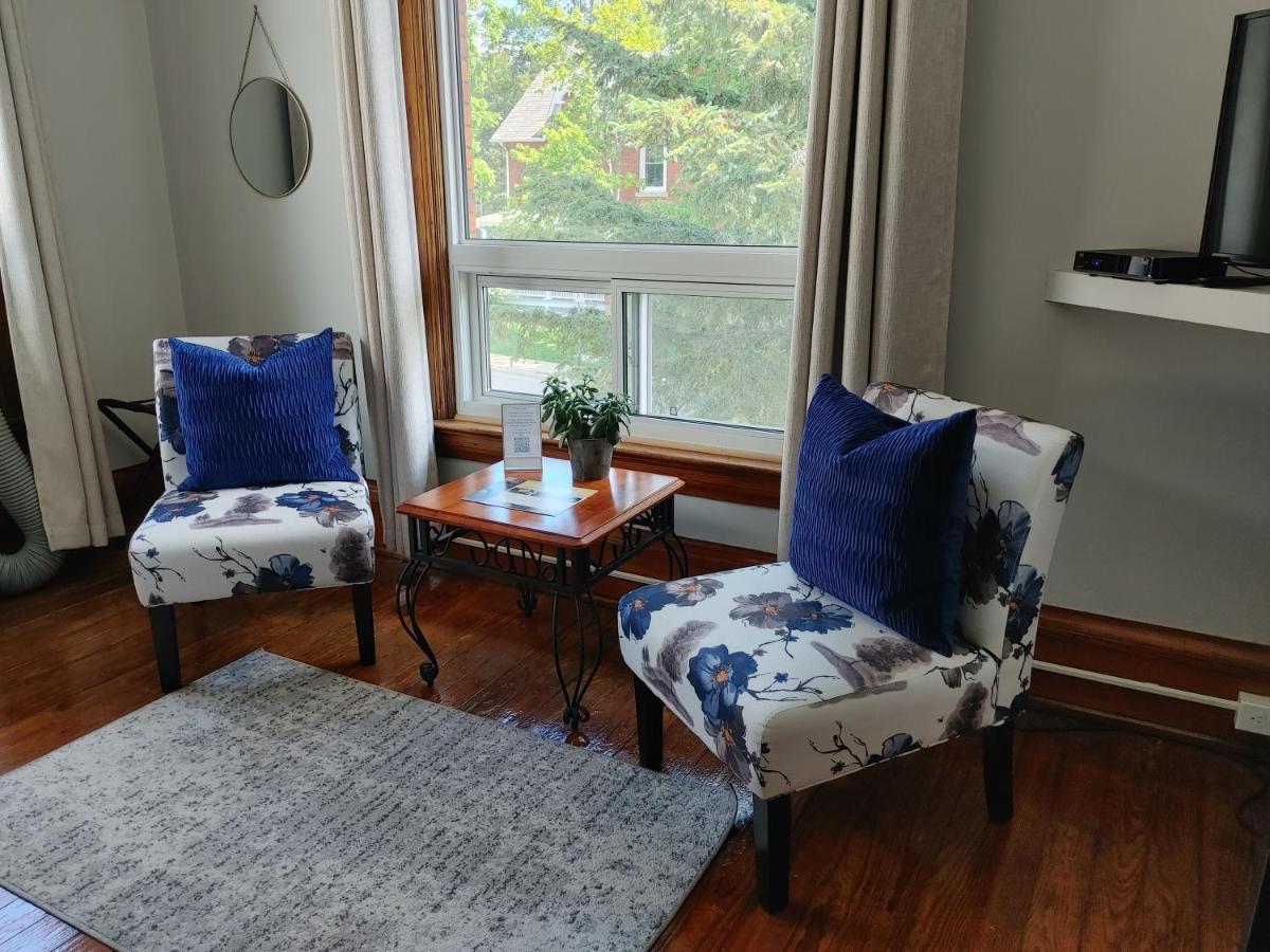 Stonewater Manor B&B Gananoque Exterior photo