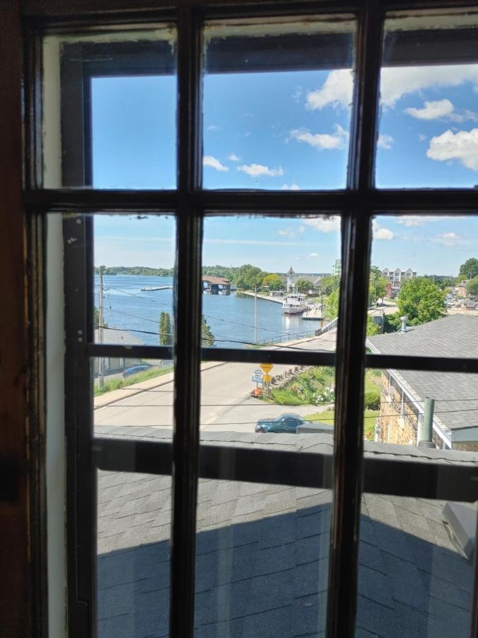 Stonewater Manor B&B Gananoque Exterior photo