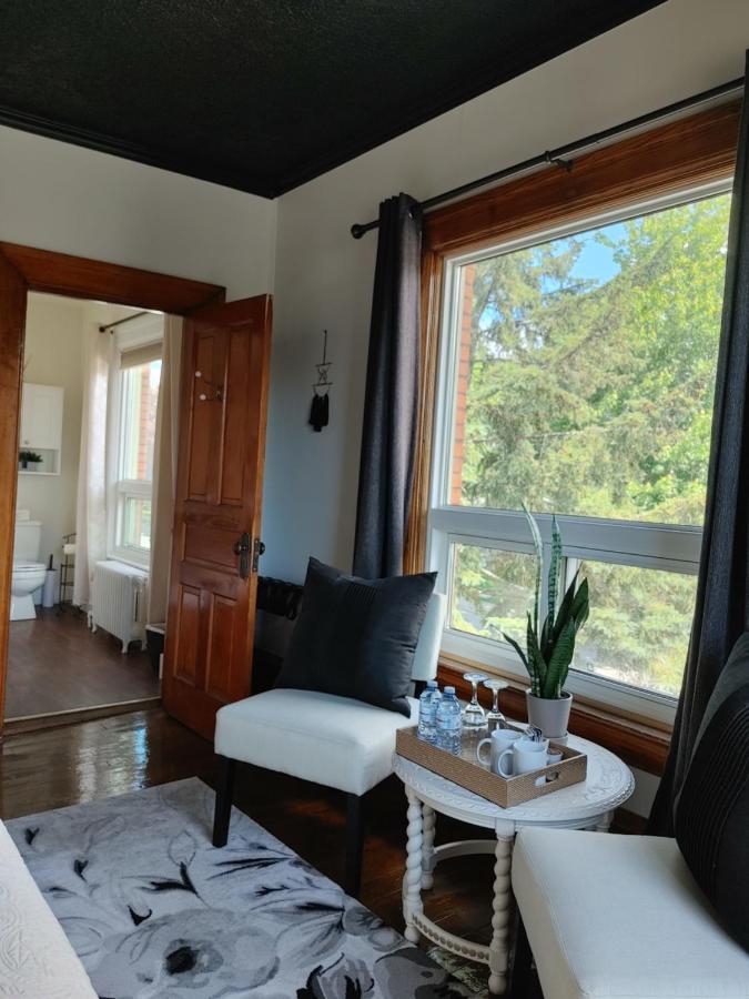 Stonewater Manor B&B Gananoque Exterior photo
