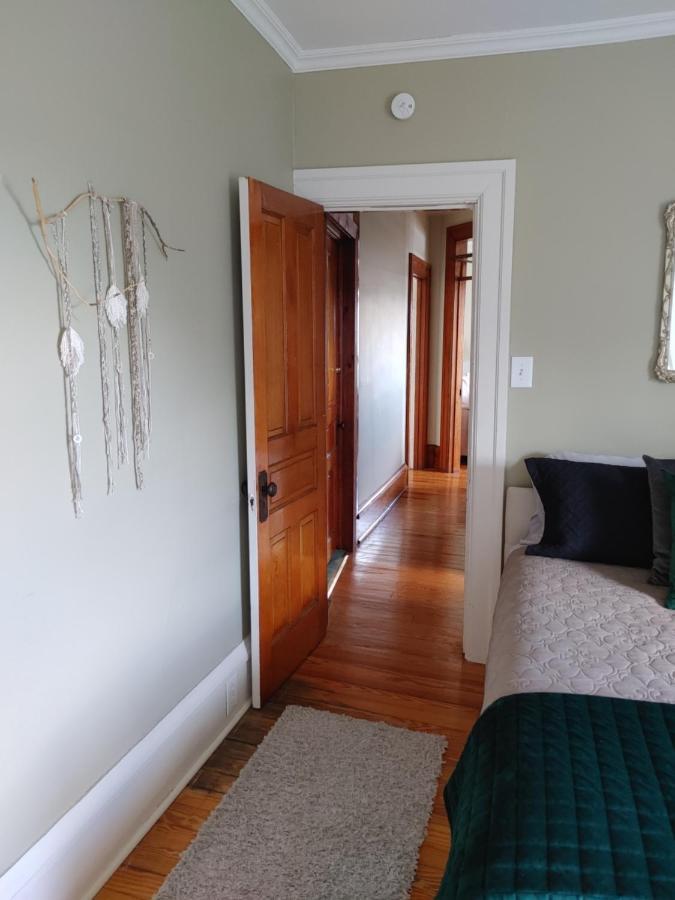 Stonewater Manor B&B Gananoque Exterior photo